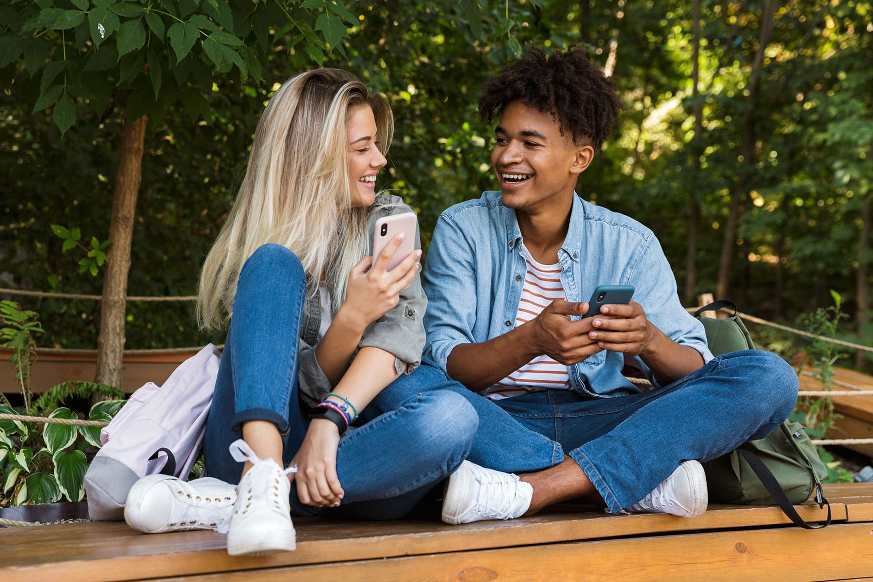 10 Red Flags to Look for in Teenage Relationships