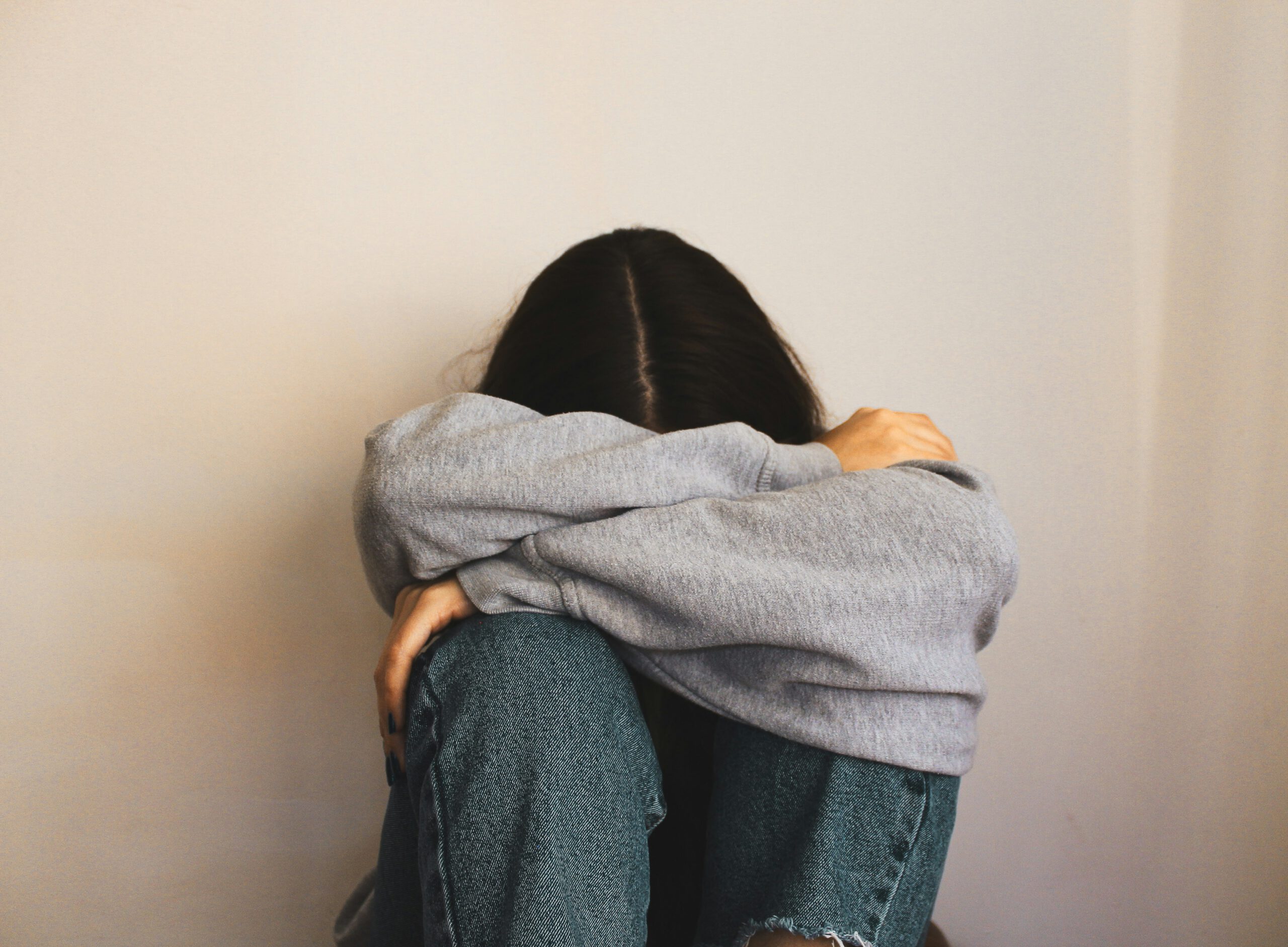 How to Help a Lonely Teen Who Isolates Themselves