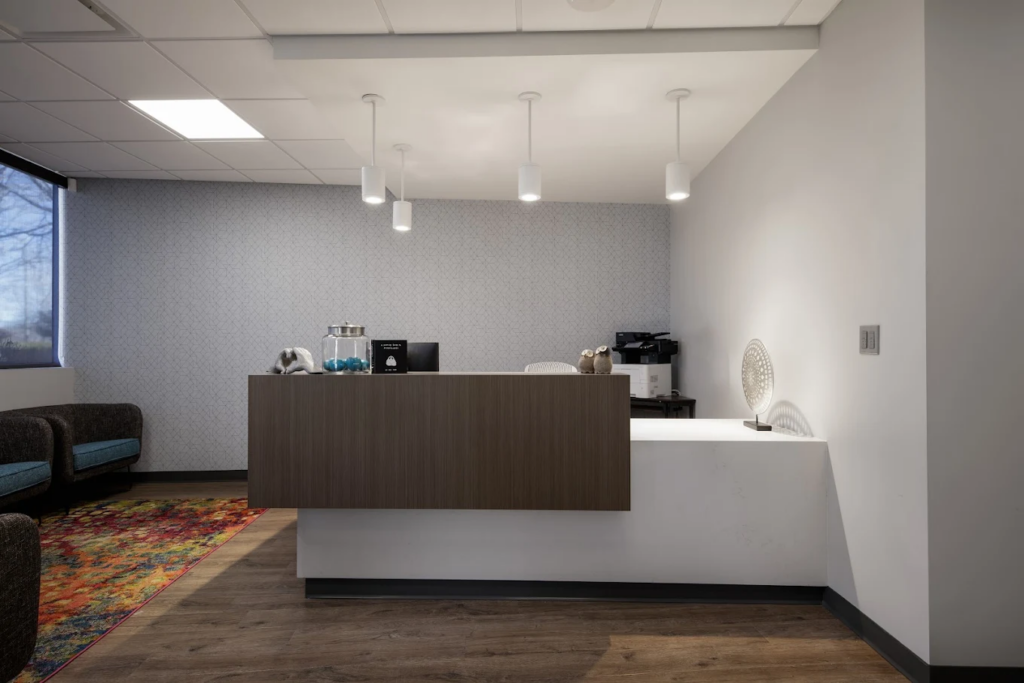 Front desk at Northpoint imagine fort Collins