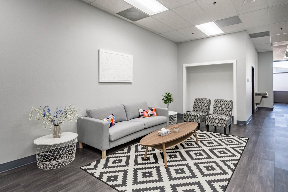 Waiting area and lobby at Northpoint Imagine Nampa